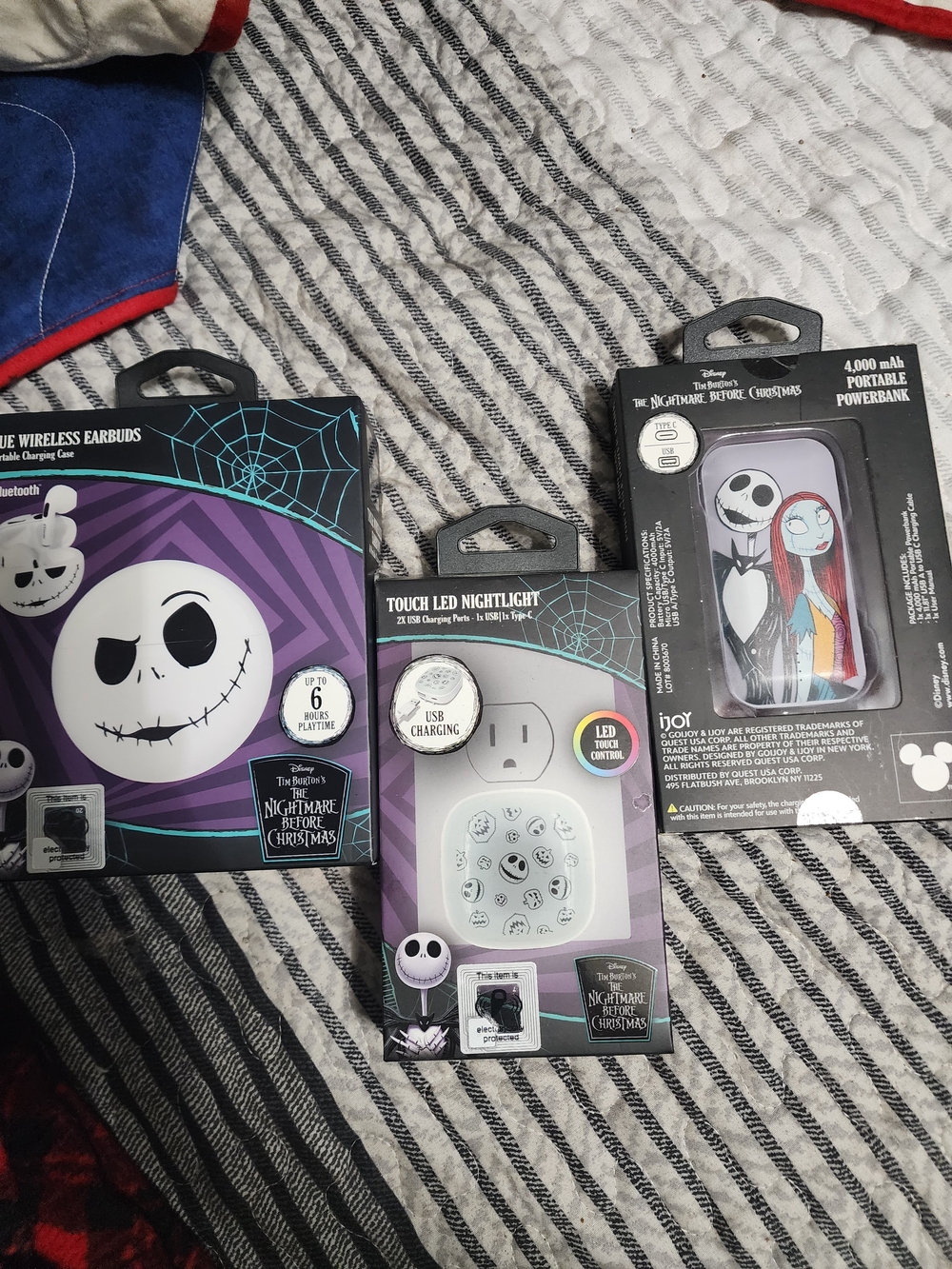 Jack &Sally Power Bank Wireless Ear Buds & Touch LED Nightlight
